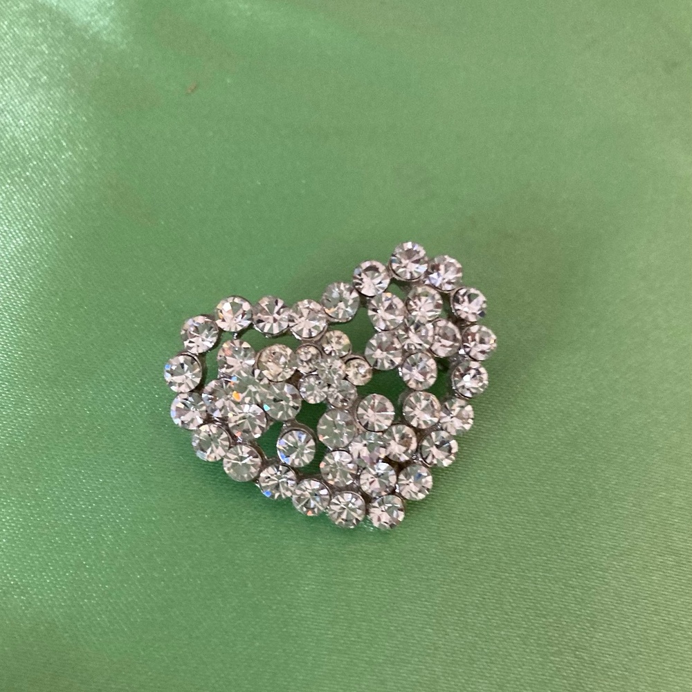 Heart Pin - Picture 1 of 3